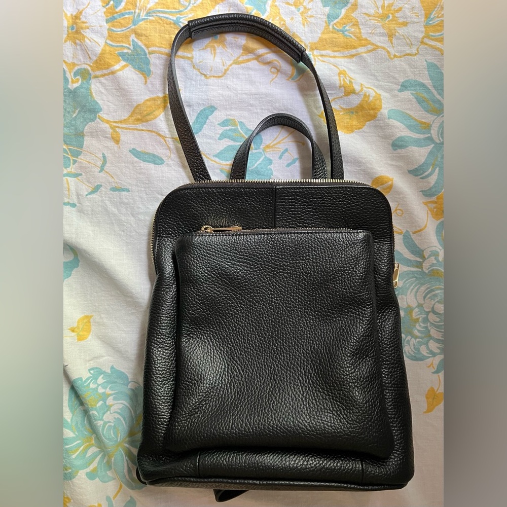 Divas Black Leather Backpack/tote